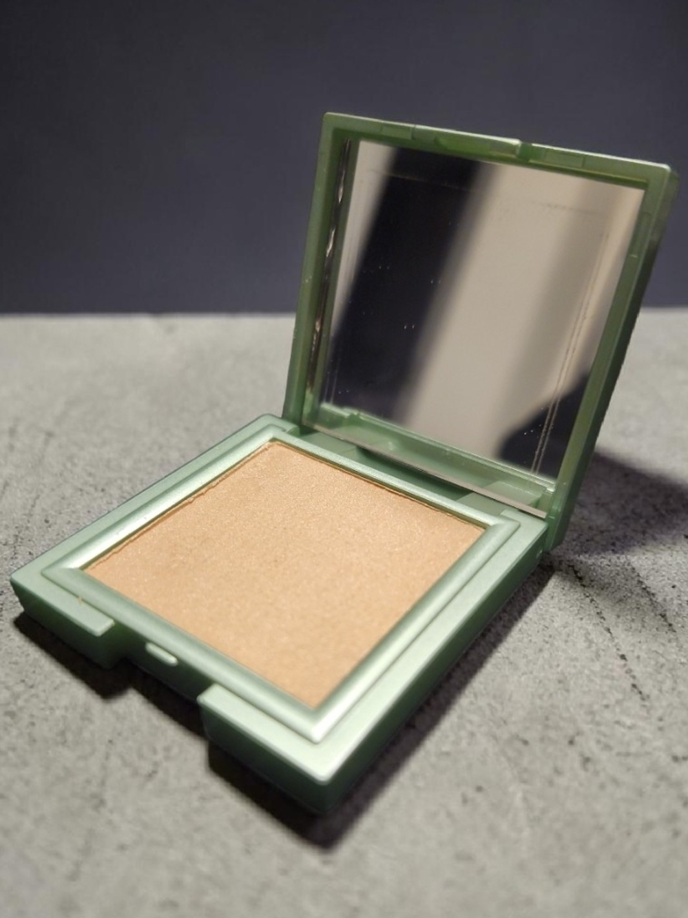 Mally Beauty Liquid Eyecolor & Highlighter— New - Picture 4 of 6